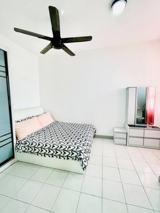 Kt City Homestay With 4 Bedrooms And Pool Kuala Terengganu Exterior photo